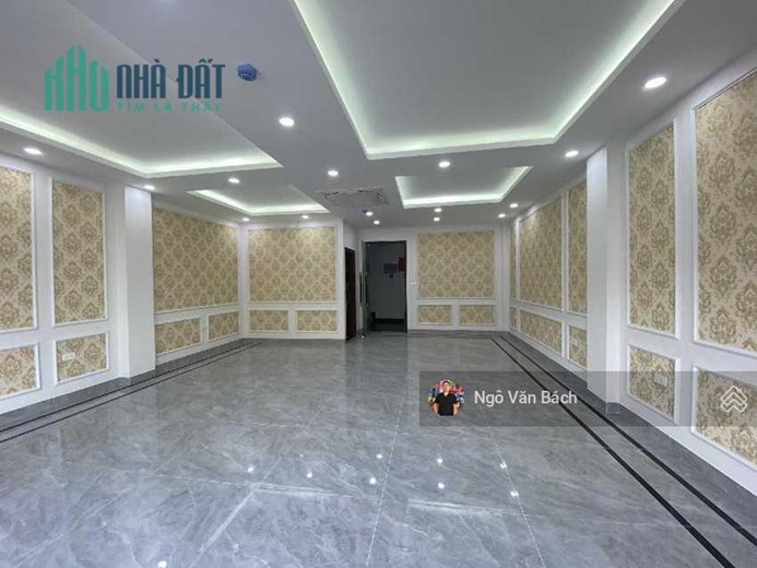 Bán tòa văn phòng mặt phố Nguyễn Khang, thông sàn, dòng tiền 1.2 tỷ/năm, nhà mới tinh, nhỉnh 36 tỷ