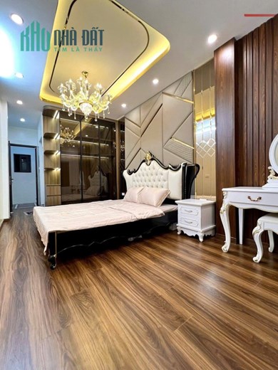 Siêu Phẩm Trở Lại Ngọc Thụy - Chỉ 5.X Tỷ - Nhà Ra Ô Tô Tránh, Đỗ Cửa, Full Nội Thất