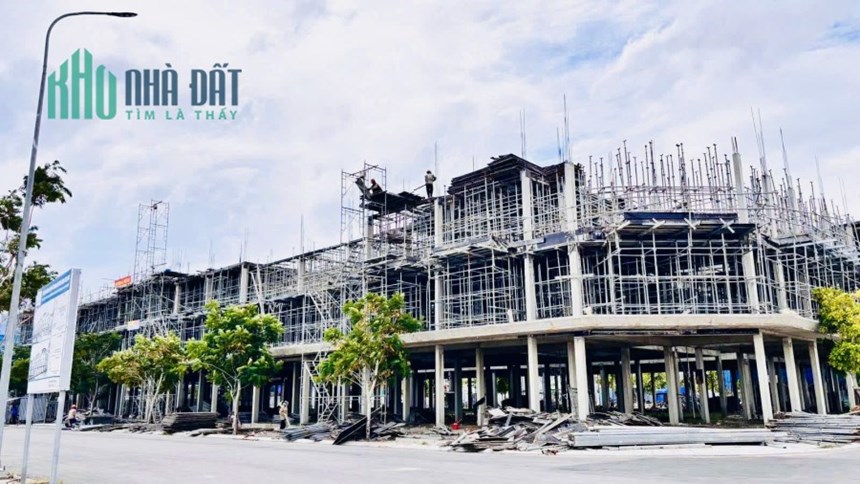 Nhà phố 4 tầng mặt đường Bùi Thị Xuân 21m -  Phan Rang.