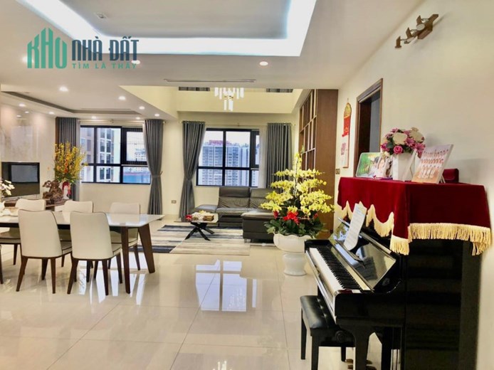 Bán chung cư Time Tower, 35 Lê Văn Lương, 130m2, nhà đẹp, nhỉnh 9 tỷ- 0975118822