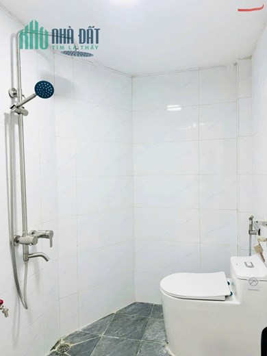 Nhà Đẹp Gần Hồng Tiến - Diện Tích 36m² - Giá 5.x Tỷ- Ô Tô đỗ Cửa