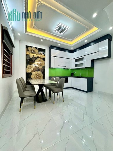 Bán căn nhà Ngõ 268 Ngọc Thụy - trước mặt 5M, giá 5.X Tỷ!