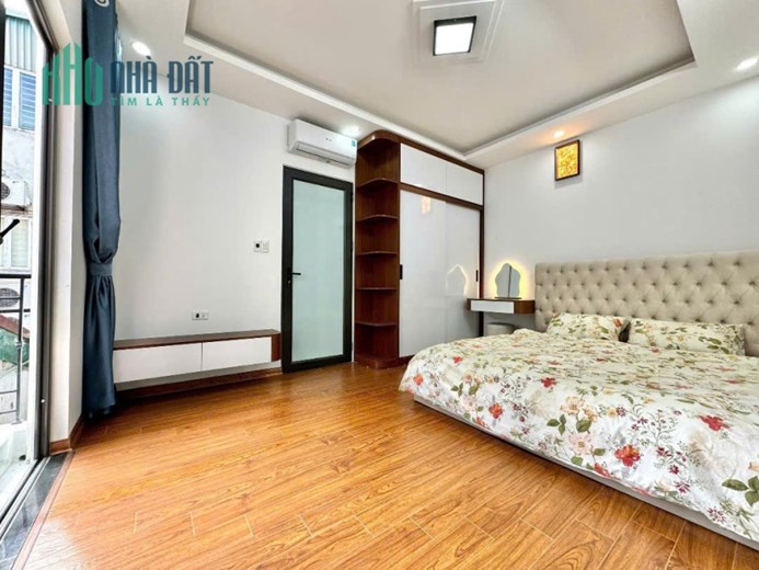 Bán căn nhà Ngõ 268 Ngọc Thụy - trước mặt 5M, giá 5.X Tỷ!