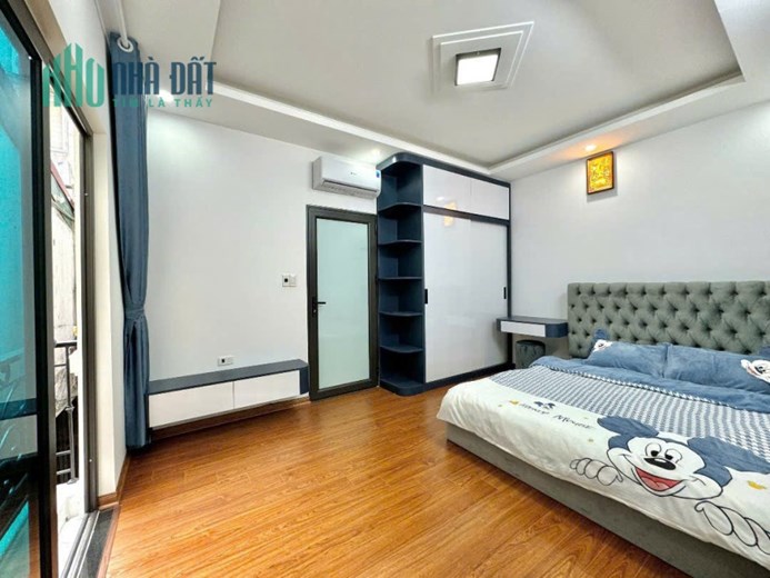 Bán căn nhà Ngõ 268 Ngọc Thụy - trước mặt 5M, giá 5.X Tỷ!