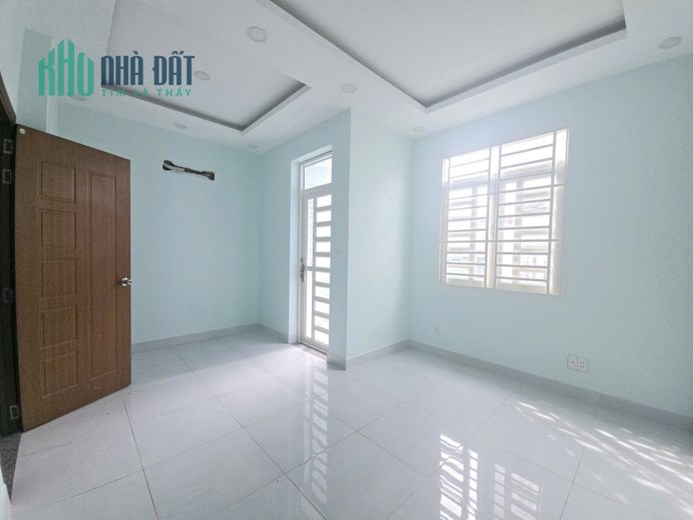 Nhà 3 tầng đường Đình Phong Phú - 55m2 - chỉ nhỉnh 5 tỷ cách Vincom Thủ Đức 500m