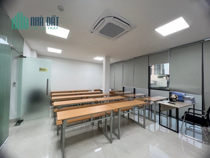 Bán gấp tòa văn phòng Khuất Duy Tiến, dòng tiền 1.2 tỷ/năm, thông sàn, kinh doanh, mt 7m chỉ 36 tỷ