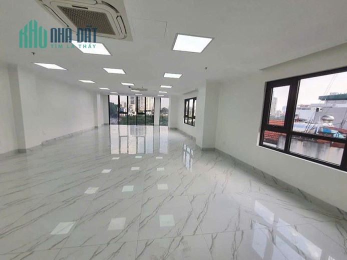 Bán gấp trước TẾT tòa văn phòng Khuất Duy Tiến, mặt phố, thông sàn, vỉa hè mênh mông, kinh doanh