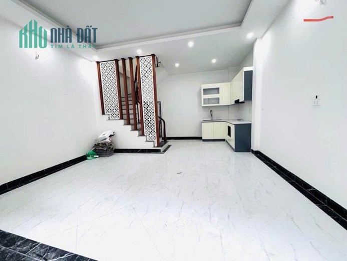 ngôi nhà Đẹp Đón Noel - Ngọc Thụy - xe con Đỗ Ngõ - Chỉ 4.X Tỷ
