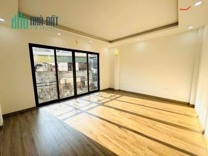 ngôi nhà Đẹp Đón Noel - Ngọc Thụy - xe con Đỗ Ngõ - Chỉ 4.X Tỷ