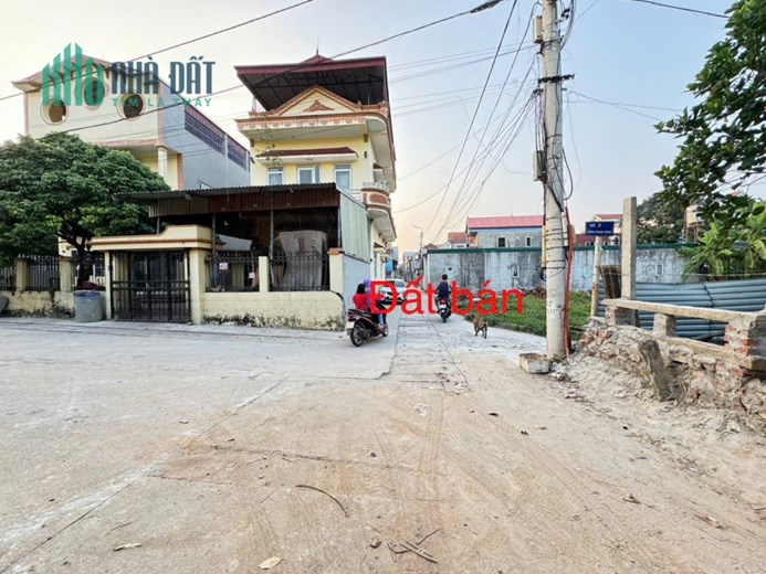 CC bán đất tổ 11, TT Quang Minh, Mê Linh, HN. Trục chính kinh doanh. DT 98m, giá 4,45 tỷ.