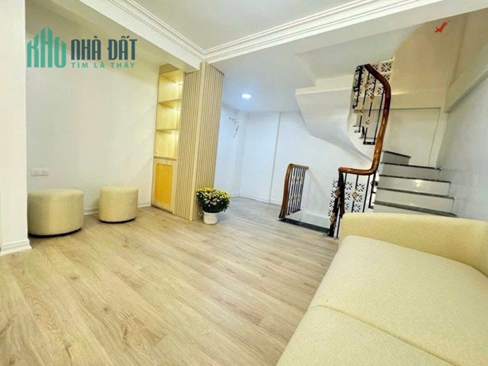 Chủ Nhà Quá Cần Tiền, Bán Gấp Nhà 264 Ngọc Thụy 34m 5 Tầng Chỉ 4.x Đồng