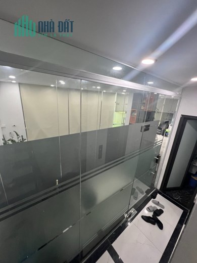 Bán gấp tòa văn phòng mặt phố Nguyễn Ngọc Vũ, Lôc góc, mặt tiền 13m, 3 thoáng, 81m2 chỉ 38 tỷ