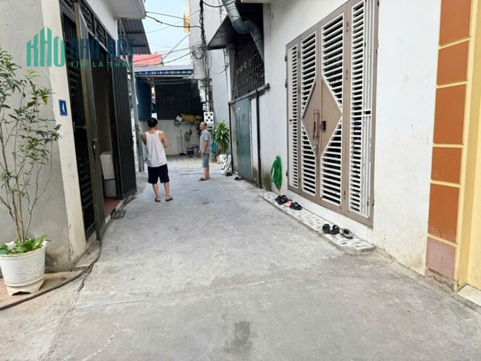 Bán đất tổ 4, Quang Minh, Mê Linh, HN. Đường thông, full thổ cư, oto đỗ. DT 59m, giá 2,65 tỷ.