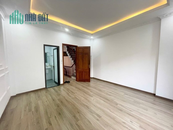 Bán nhà 36m2 x 6 tầng, thang máy Phố Đội Cấn Quận Ba Đình
