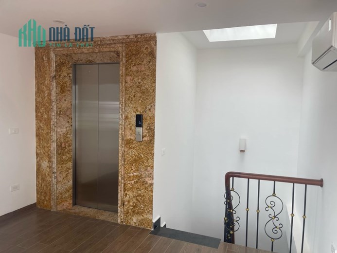 Bán nhà 36m2 x 6 tầng, thang máy Phố Đội Cấn Quận Ba Đình