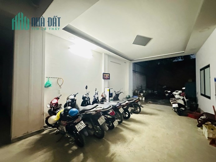 NHÀ Ở KẾT HỢP KHAI THÁC CHDV 4 TẦNG, MẶT TIỀN QUỐC LỘ 13 - KẾ BÊN KDC VẠN PHÚC CITY - GIÁ CHỈ 26 TỶ