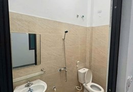 Chủ cần tiền bán nhanh nhà mới xây tổ 6 - Gia Trung, Quang Minh. Xây kiên cố thiết kế 3 tầng