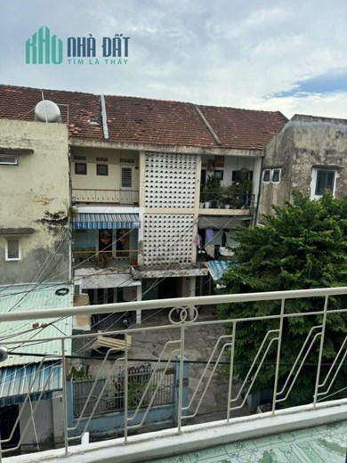 Bán Chung cư,sổ đỏ,sát chợ Hòa Cường 39 m2,giá:990 triệu