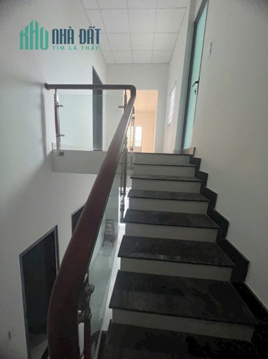 Nhà 2 tầng đường Lê Văn Việt - Hiệp Phú - 80m2 - chỉ 5 tỷ xx, gần các trường Đại học