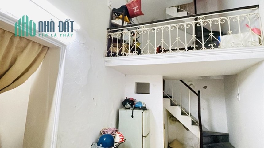 NGÕ NÔNG THẲNG, NHÀ CÓ SÂN – 3 tầng Nguyễn Thái Học 30m chỉ 5 tỷ
