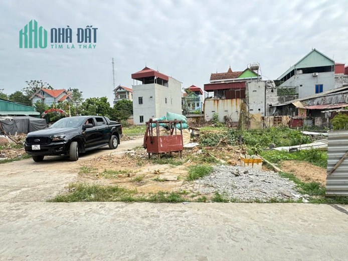 Cần bán siêu phẩm lô góc, 2 mặt tiền 40m tổ 11, TT Quang Minh, Mê Linh, HN. Giá 2,2 tỷ.