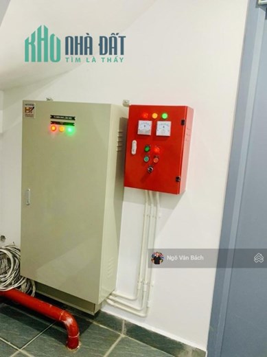 Bán tòa văn phòng - Phố Trần Quốc Hoàn. 80m2, MT 6.5m, 32 tỷ dòng tiền 1,2 tỷ/năm