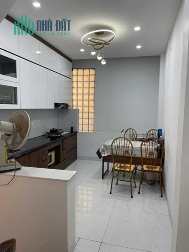 Cần bán nhà cạnh phố Nguyễn Huy Tự, 46m2, 6 tỷ
