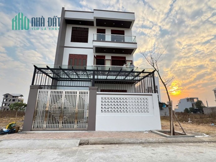 Bán nhà 3 tầng mới kính koong khu đô thị Chi Đông, Mê Linh, HN. DT 188m, giá 8,75 tỷ.