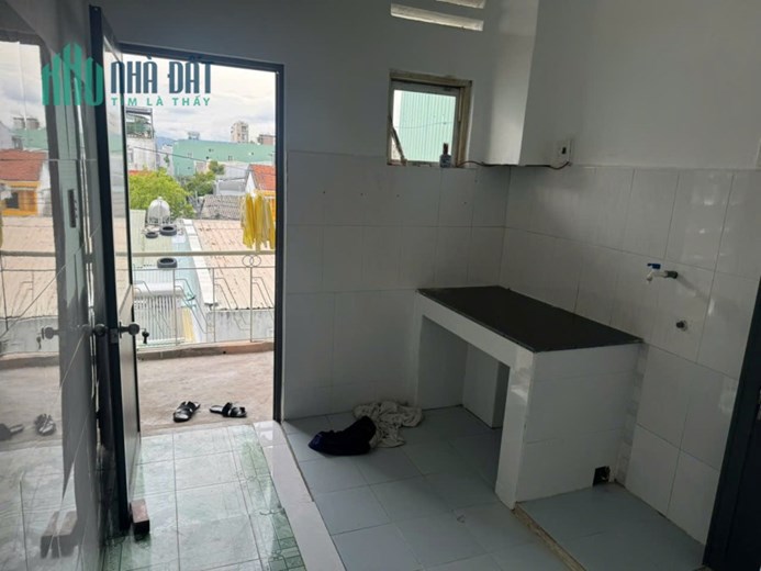 Bán căn hộ 43m.sát chợ hòa cường. 990 tr/căn