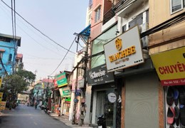 Bán gấp nhà MP Trần Cung, DT 47m2 x MT 4m, 5 tầng, khu vực kinh doanh sầm uất.