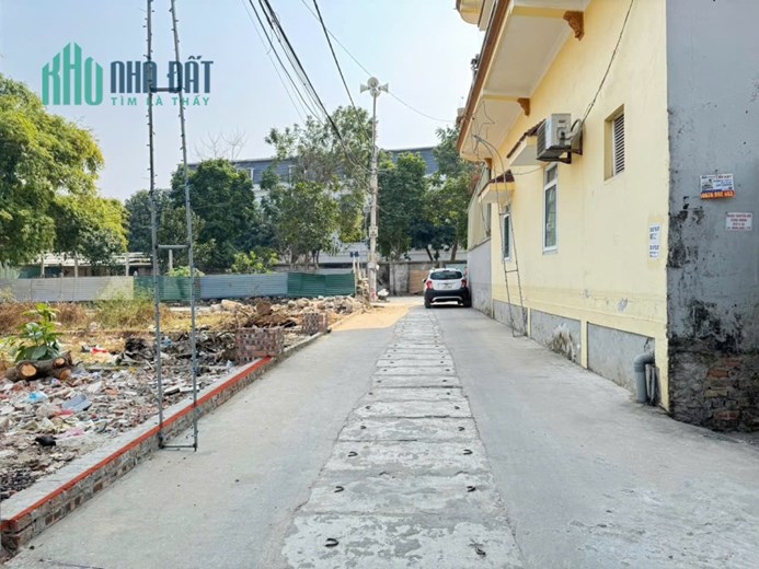 CẦN BÁN GẤP LÔ ĐẤT MẶT TIỀN KINH DOANH, VỊ TRÍ VÀNG TẠI QUANG MINH, MÊ LINH