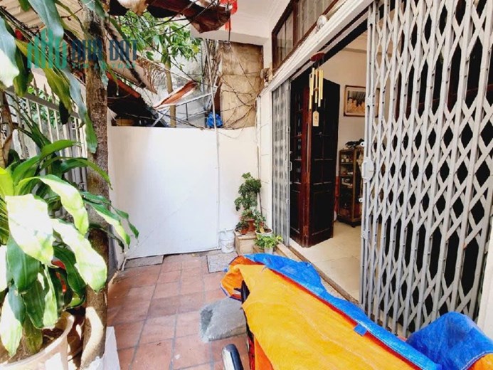 Hời! 
Bán nhà QUAN NHÂN - CỰ LỘC, 38m2, chỉ 5,8 tỷ, Ngõ nông, Thông các ngả, Nhà đẹp, Sát Royal