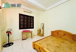 Đỉnh quá! 
Bán nhà CHÙA BỘC, 30m2, 6 tỷ, Phân lô, Gần Ô Tô, 5 tầng, 4 Ngủ, Sổ chính chủ