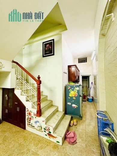 Đỉnh quá! 
Bán nhà CHÙA BỘC, 30m2, 6 tỷ, Phân lô, Gần Ô Tô, 5 tầng, 4 Ngủ, Sổ chính chủ