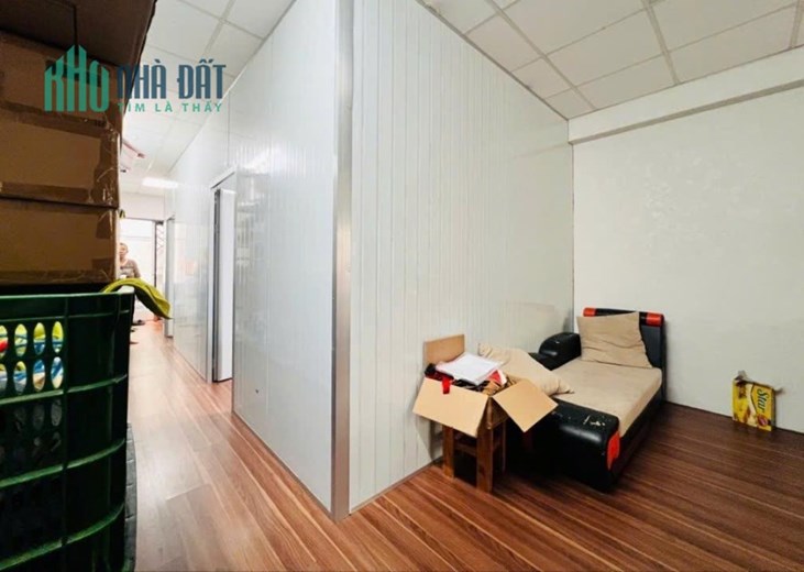 Bán Nhà 3 Tầng HXH gần Trường Chinh 68M2 chỉ 6 Tỷ Nhỏ