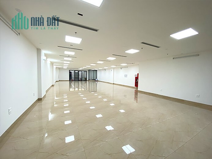 Cho Thuê Tòa Văn Phòng 9 Tầng MP Hoàng Ngân. DT 210m2.MT 12.15m.Vị Trí Lô Góc. Giá 400tr/th