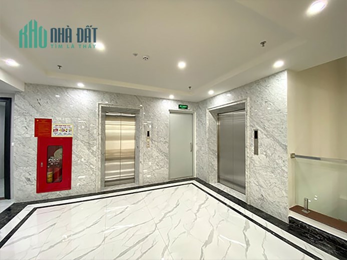Cho Thuê Tòa Văn Phòng 9 Tầng MP Hoàng Ngân. DT 210m2.MT 12.15m.Vị Trí Lô Góc. Giá 400tr/th