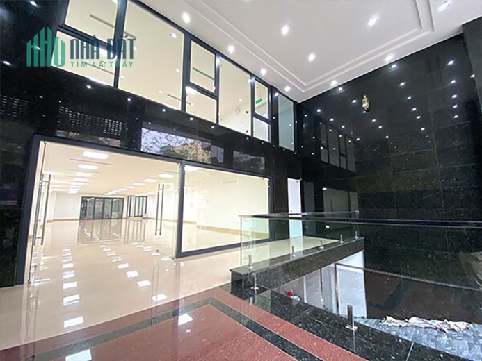 Bán Tòa Văn Phòng 9 Tầng Mặt Phố Ngô Gia Tự. DT 348m2.Mt 8.2m nở hậu. Giá 135 TỶ
