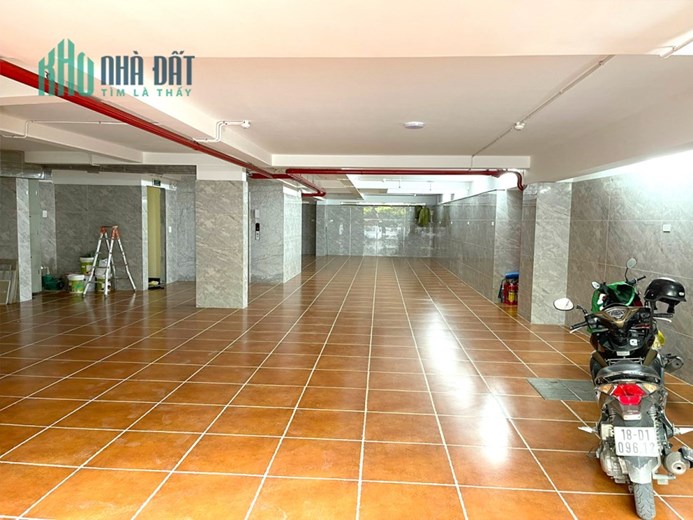 Bán Tòa Văn Phòng 9 Tầng Xây Mới Mặt Phố Khâm Thiên.Vị Trí Đắc Địa. DT 290m2. Giá 135 TỶ
