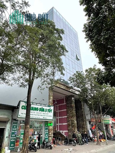 Cho Thuê Tòa Văn Phòng 10 Tầng Mặt Phố Vũ Tông Phan.Vị Trí Đắc Địa.DT 241m2.MT 10.5m. Giá 300tr/th