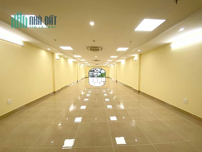 Cho Thuê Tòa Văn Phòng 8 Tầng Xây Mới Mặt Phố Quang Trung .DT 155m2. Giá 120tr/tháng