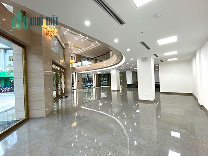 Cho Thuê Tòa Văn Phòng VIP 11 Tầng MP Trần Thái Tông.DT 315m2. Lô Góc. Giá 700tr/th
