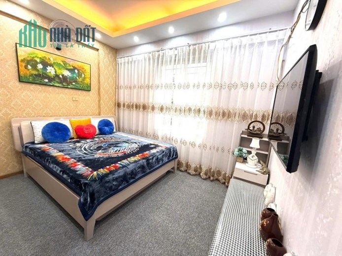 Bán căn hộ chung cư phố Thành Thái kđt Dịch Vọng 2 ngủ, 1 khách, 1wc