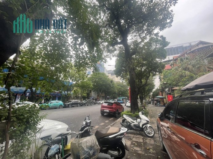 Gần MẶT PHỐ Trần Hưng Đạo, KINH DOANH TỐT – 5 tầng 20m chỉ 7.4 tỷ - NGÕ RỘNG, SỔ ĐẸP