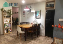 Bán chung cư 259 phố Yên Hòa, 84m2, 2pn, giá 5 tỷ. 0975118822