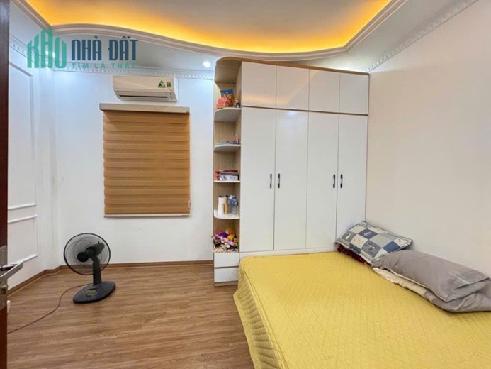 Bán nhhà CỰ LỘC, 35m, 5 tỷ tám, Đẹp, Sang, Thoáng, Sáng, Sát Royal - Em Khang Độc Quyền Bán