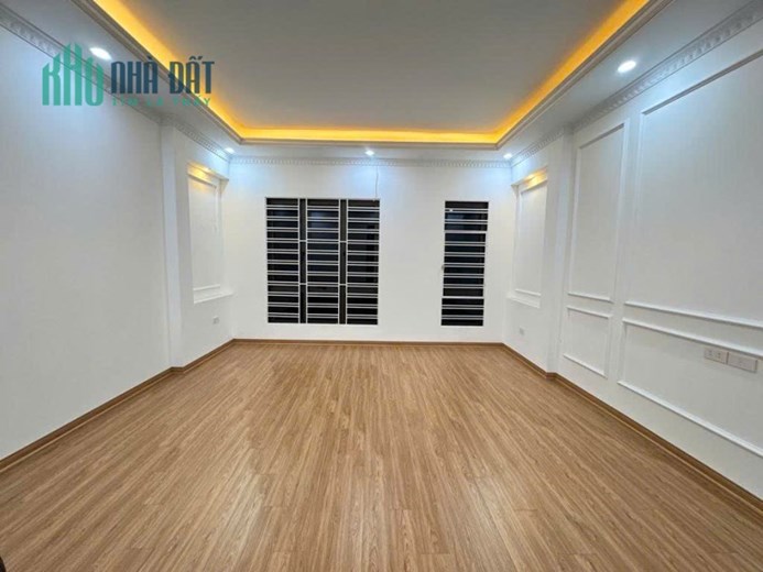 Bán nhhà CỰ LỘC, 35m, 5 tỷ tám, Đẹp, Sang, Thoáng, Sáng, Sát Royal - Em Khang Độc Quyền Bán
