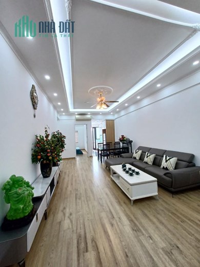 Bán CT6 Yên Hòa, 105m2, 3pn, nhà đẹp, giá 6 tỷ. 0975118822.