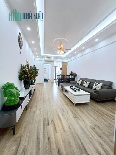 Bán CT6 Yên Hòa, 105m2, 3pn, nhà đẹp, giá 6 tỷ. 0975118822.