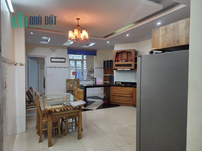 Bán nhà 3 tầng đường Hoàng Thúc Trâm,gần tiểu la,hải châu. giá 7.9 tỷ.